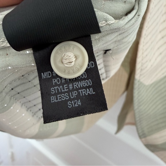 Roark Run Amok Bless Up Short Sleeve Trail Shirt Top in Olive - Picture 9 of 11